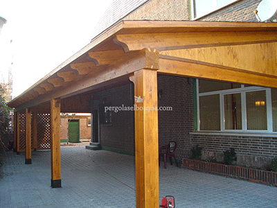 porche de madera para patio en vivienda de Madrid