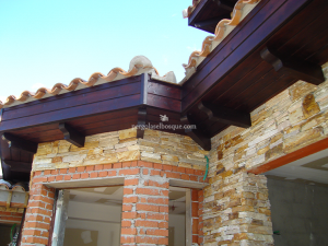 estructura de madera para techado decorativo