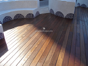suelo de madera a medida para zona exterior, proyecto realizado en Madrid